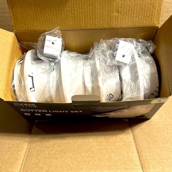 Solar Powered LED Gutter, Fence, Security & Garden LIGHTS (box of 4) NEW… - Picture 5 of 7